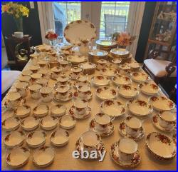 Beautiful HUGE SET Royal Albert Old Country Roses Made In England Beautiful HUGE SET Royal Albert Old Country Roses Made In England