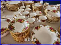 Beautiful HUGE SET Royal Albert Old Country Roses Made In England