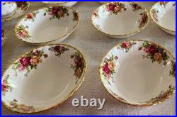 Beautiful HUGE SET Royal Albert Old Country Roses Made In England