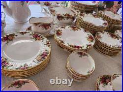 Beautiful HUGE SET Royal Albert Old Country Roses Made In England