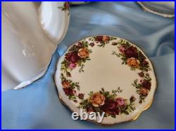 Beautiful HUGE SET Royal Albert Old Country Roses Made In England