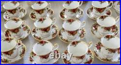 Beautiful HUGE SET Royal Albert Old Country Roses Made In England