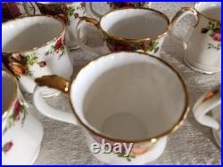 Beautiful Old Country Rose Montrose Cups Made In ENGLAND. Mint Condition 8 set Beautiful Old Country Rose Montrose Cups Made In ENGLAND. Mint Condition 8 set