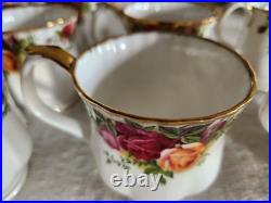 Beautiful Old Country Rose Montrose Cups Made In ENGLAND. Mint Condition 8 set Beautiful Old Country Rose Montrose Cups Made In ENGLAND. Mint Condition 8 set