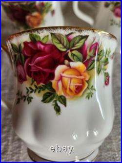 Beautiful Old Country Rose Montrose Cups Made In ENGLAND. Mint Condition 8 set Beautiful Old Country Rose Montrose Cups Made In ENGLAND. Mint Condition 8 set