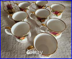 Beautiful Old Country Rose Montrose Cups Made In ENGLAND. Mint Condition 8 set Beautiful Old Country Rose Montrose Cups Made In ENGLAND. Mint Condition 8 set
