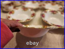 Beautiful Royal ALbert Old Country Rose Rimmed Bowls 5 Set