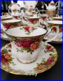 Beautiful Royal Albert Old Country Rose Complete Settings For 8. Mint. England