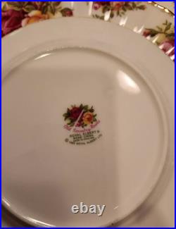 Beautiful Royal Albert Old Country Rose Dinnerware Set