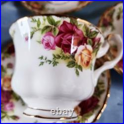 Beautiful Royal Albert Old Country Rose Dinnerware Set For 4. Made in England