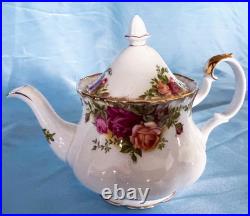 Beautiful Royal Albert Old Country Rose Tea Set with Handled Cake Plate. England Beautiful Royal Albert Old Country Rose Tea Set with Handled Cake Plate. England