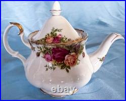 Beautiful Royal Albert Old Country Rose Tea Set with Handled Cake Plate. England Beautiful Royal Albert Old Country Rose Tea Set with Handled Cake Plate. England