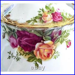 Beautiful Royal Albert Old Country Rose Tea Set with Handled Cake Plate. England Beautiful Royal Albert Old Country Rose Tea Set with Handled Cake Plate. England