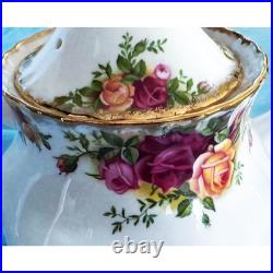 Beautiful Royal Albert Old Country Rose Tea Set with Handled Cake Plate. England Beautiful Royal Albert Old Country Rose Tea Set with Handled Cake Plate. England