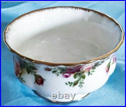 Beautiful Royal Albert Old Country Rose Tea Set with Handled Cake Plate. England Beautiful Royal Albert Old Country Rose Tea Set with Handled Cake Plate. England