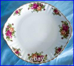 Beautiful Royal Albert Old Country Rose Tea Set with Handled Cake Plate. England Beautiful Royal Albert Old Country Rose Tea Set with Handled Cake Plate. England