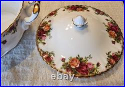 Beautiful Royal Albert Old Country Rose Tureen With Lid. Mint. Made In ENGLAND