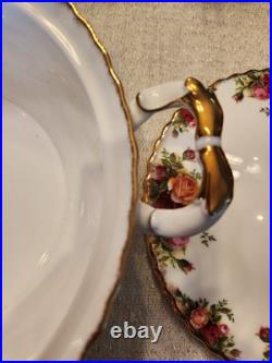 Beautiful Royal Albert Old Country Rose Tureen With Lid. Mint. Made In ENGLAND