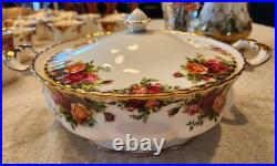 Beautiful Royal Albert Old Country Rose Tureen With Lid. Mint. Made In ENGLAND