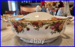 Beautiful Royal Albert Old Country Rose Tureen With Lid. Mint. Made In ENGLAND