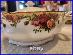 Beautiful Royal Albert Old Country Rose Tureen With Lid. Mint. Made In ENGLAND