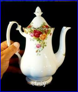 Beautiful Royal Albert Old Country Roses Coffee Pot