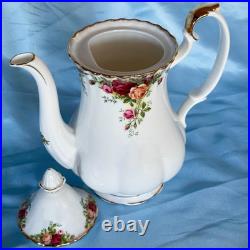 Beautiful Royal Albert Old Country Roses Coffee Set. Made in England Beautiful Royal Albert Old Country Roses Coffee Set. Made in England