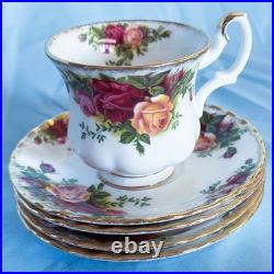 Beautiful Royal Albert Old Country Roses Demitasse Cups and Saucers. Set Of 4