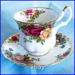 Beautiful Royal Albert Old Country Roses Demitasse Cups and Saucers. Set Of 4