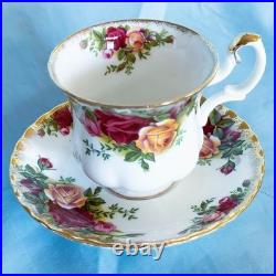Beautiful Royal Albert Old Country Roses Demitasse Cups and Saucers. Set Of 4