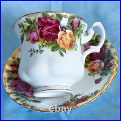 Beautiful Royal Albert Old Country Roses Demitasse Cups and Saucers. Set Of 4