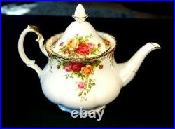 Beautiful Royal Albert Old Country Roses Large Teapot