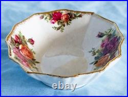 Beautiful Royal Albert Old Country Roses Trinket Dishes. Set of 5 Made In England