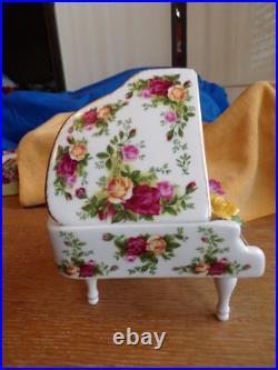 Choice Royal Albert Old Country Roses Bone China Knick Knacks Teapots/Musical