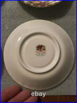 Christmas Magic Royal Albert 1990 Old Country Roses, Saucer Plates, Quantity 7 Christmas Magic Royal Albert 1990 Old Country Roses, Saucer Plates, Quantity 7
