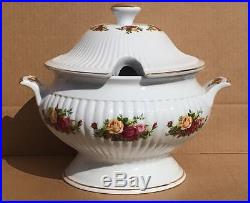 Covered Soup Tureen Casserole Vegetable Bowl Royal Albert Old Country Roses