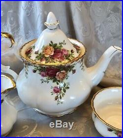 EUC! Vintage Royal Albert Old Country Roses Tea Set. Service For Four Beautiful
