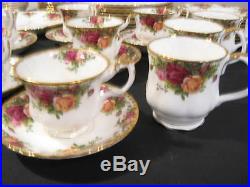 Excellent 56 Pc Set Of Royal Albert China Old Country Roses For 9 & More