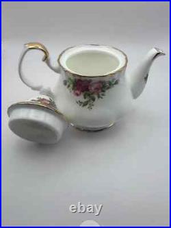 Elegant 6-Piece Miniature Tea Set Royal Albert Old Country Roses Elegant 6-Piece Miniature Tea Set Royal Albert Old Country Roses