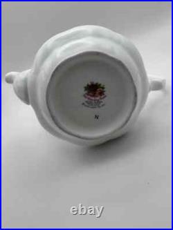 Elegant 6-Piece Miniature Tea Set Royal Albert Old Country Roses Elegant 6-Piece Miniature Tea Set Royal Albert Old Country Roses
