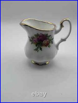 Elegant 6-Piece Miniature Tea Set Royal Albert Old Country Roses Elegant 6-Piece Miniature Tea Set Royal Albert Old Country Roses