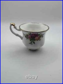 Elegant 6-Piece Miniature Tea Set Royal Albert Old Country Roses Elegant 6-Piece Miniature Tea Set Royal Albert Old Country Roses