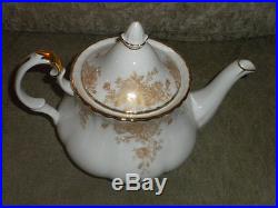 Elegant Royal Albert Old Country Roses Gold Tea Pot w Lid 8 H x 10 x 6 3/4 NF