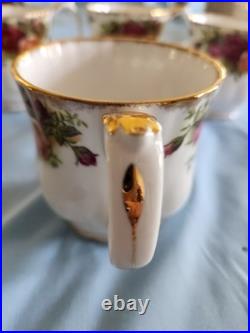 Elegantly Beautiful Royal Albert Old Country Rose (4) Footed Mugs Rare England