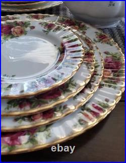 Elegantly Beautiful Royal Albert Old Country Rose Dinnerware Set For 4. Mint