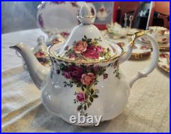Elegantly Beautiful Royal Albert Old Country Rose Teaset For 4 Settings