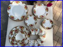 Elegantly Beautiful Royal Albert Old Country Roses 8 place settings 42 pieces