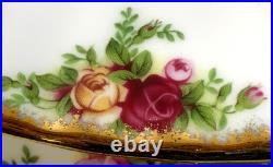 Eleven (11) Royal Albert Old Country Roses 10.5 Dinner Plates Active Pattern
