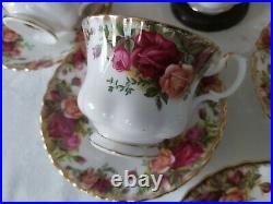 English Bone China Royal Albert Set of Six Cups and Saucers Old Country Roses