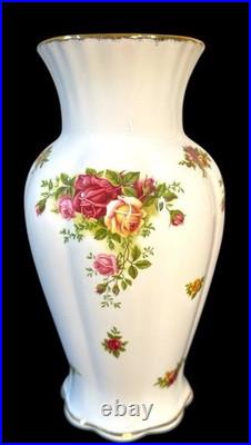 English Porcelain Floral Vase Old Country Roses Vase 1962 Royal Albert